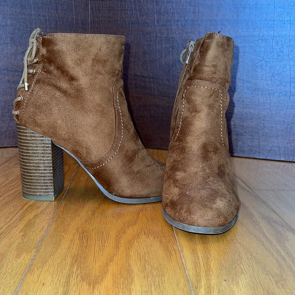 Brown booties - Picture 2 of 3